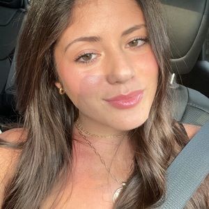 Meet your Posher, Bella